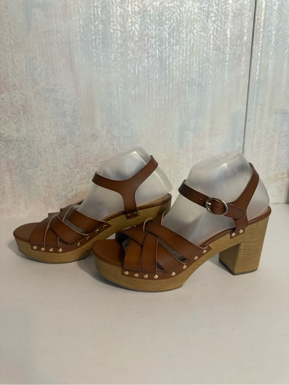 Old Navy Brown Crisscross Strappy Ankle Wood Look Wedge Sandals, Comfortable 10